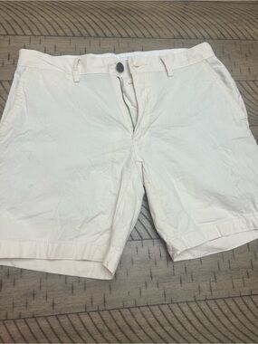Amazon Essentials Men's Flat-Front Shorts in Cream